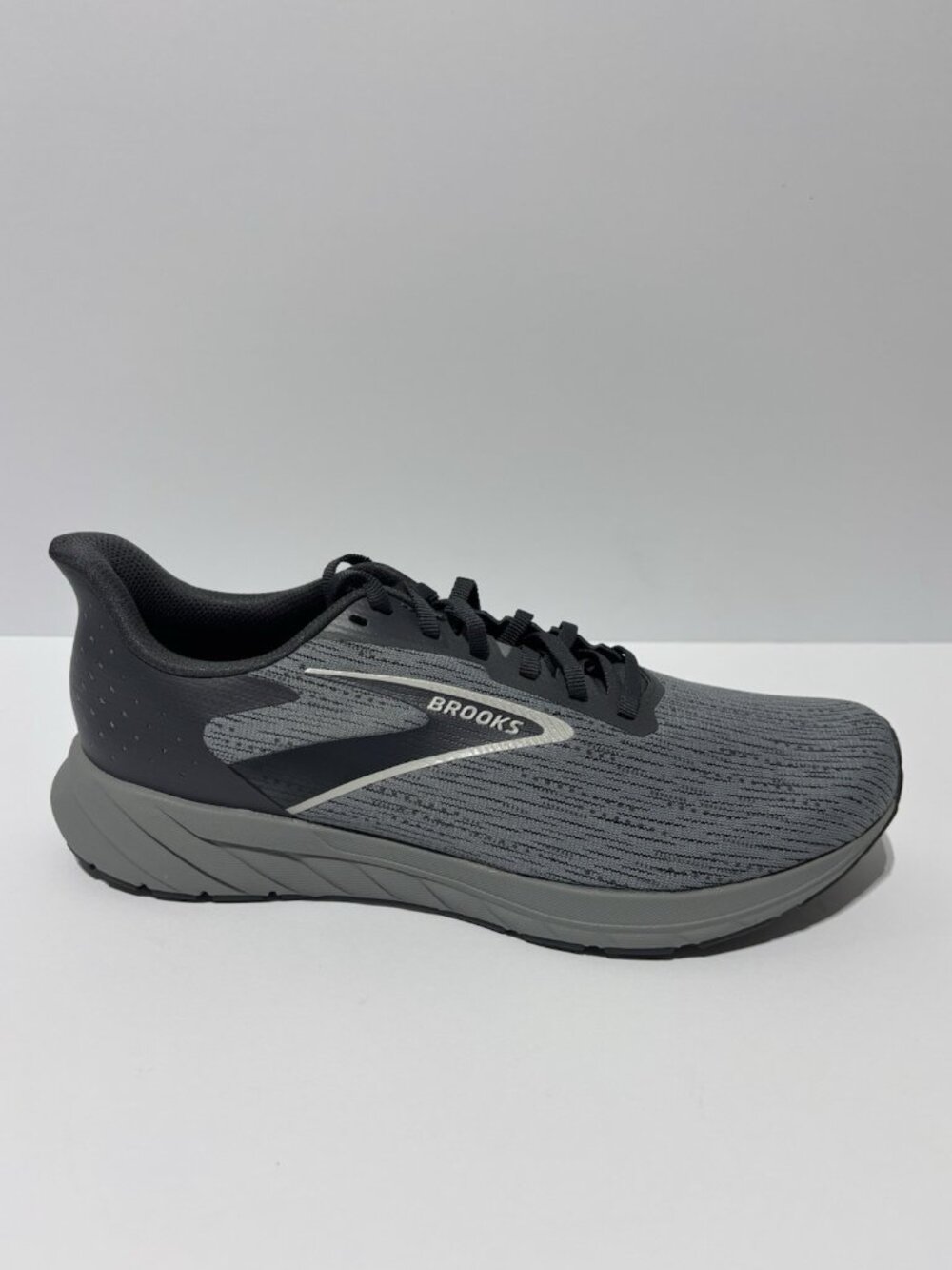 Brooks Men’s Anthem 7, Gray Running Shoes, Size 9.5 M